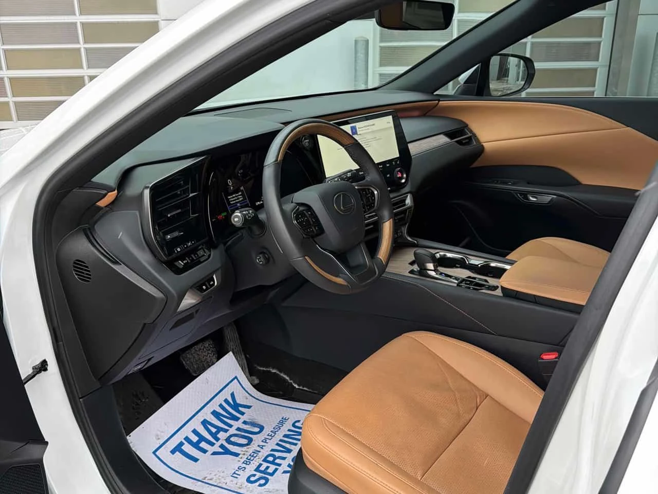 Lexus RX 350h /ПАНОРАМА/ОБДУХВАНЕ/ПРЕДСТАВИТЕЛСТВО НА LEXUS, снимка 7 - Автомобили и джипове - 54128441