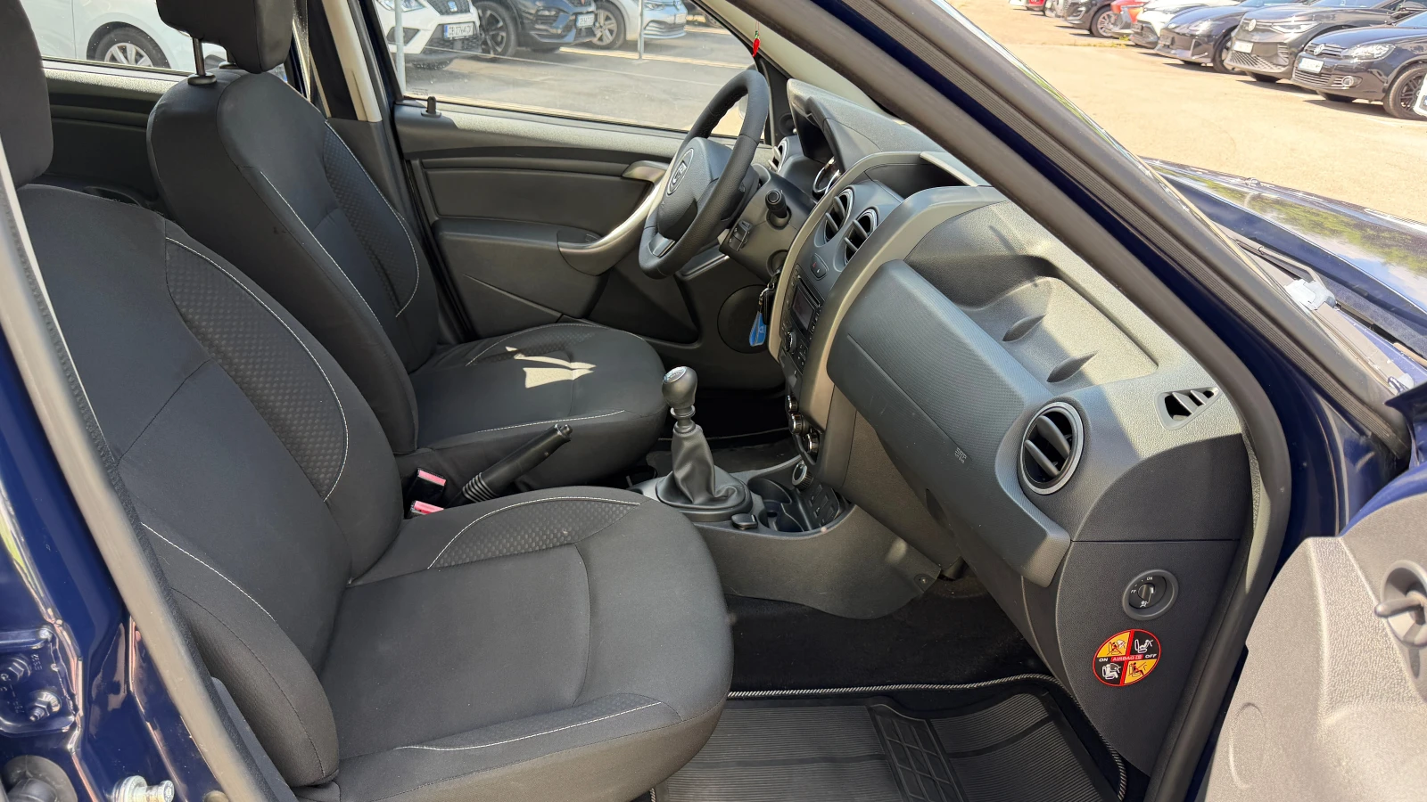 Dacia Duster 1.5 dCi 4x4, снимка 12 - Автомобили и джипове - 54930975