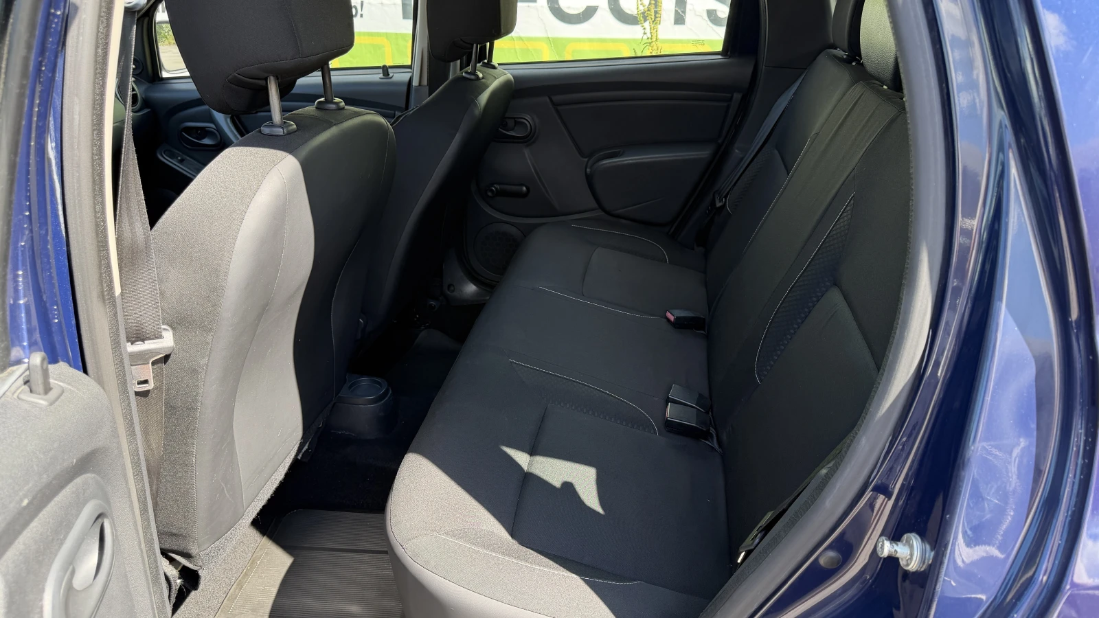 Dacia Duster 1.5 dCi 4x4, снимка 9 - Автомобили и джипове - 54930975