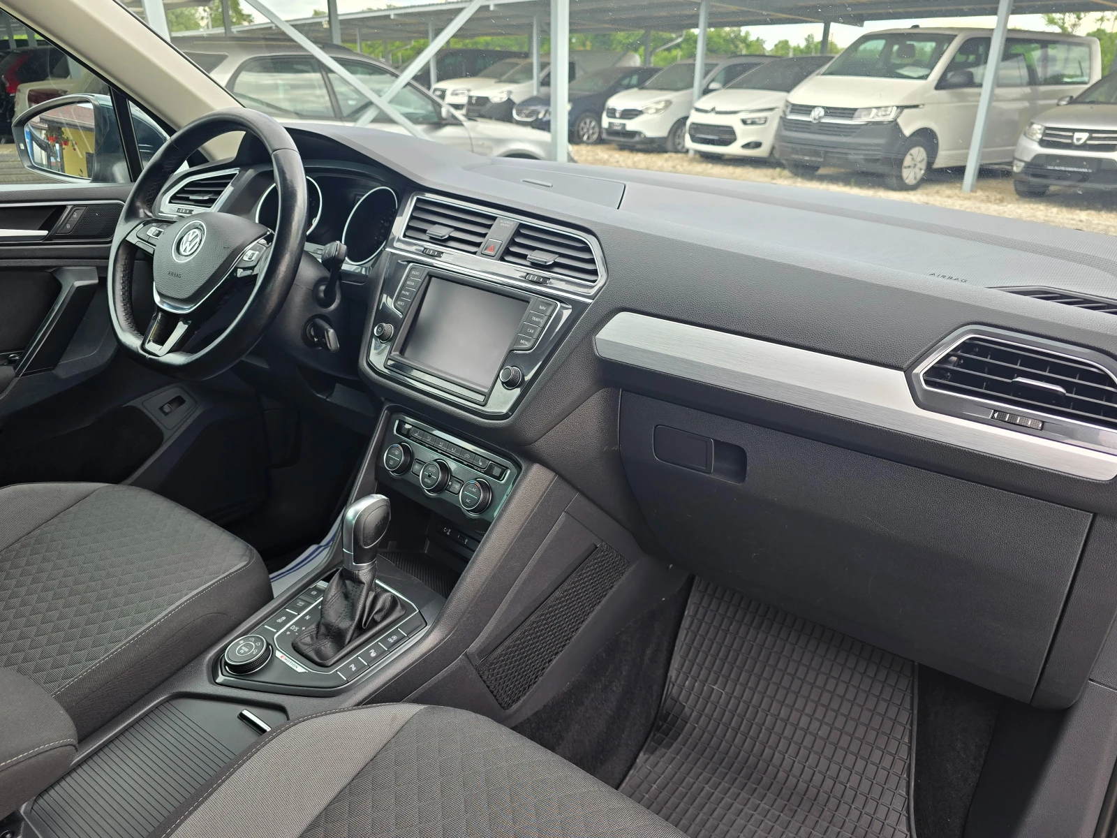 VW Tiguan 2.0 DSG OFFROUD ! ! EURO6, снимка 9 - Автомобили и джипове - 55276877