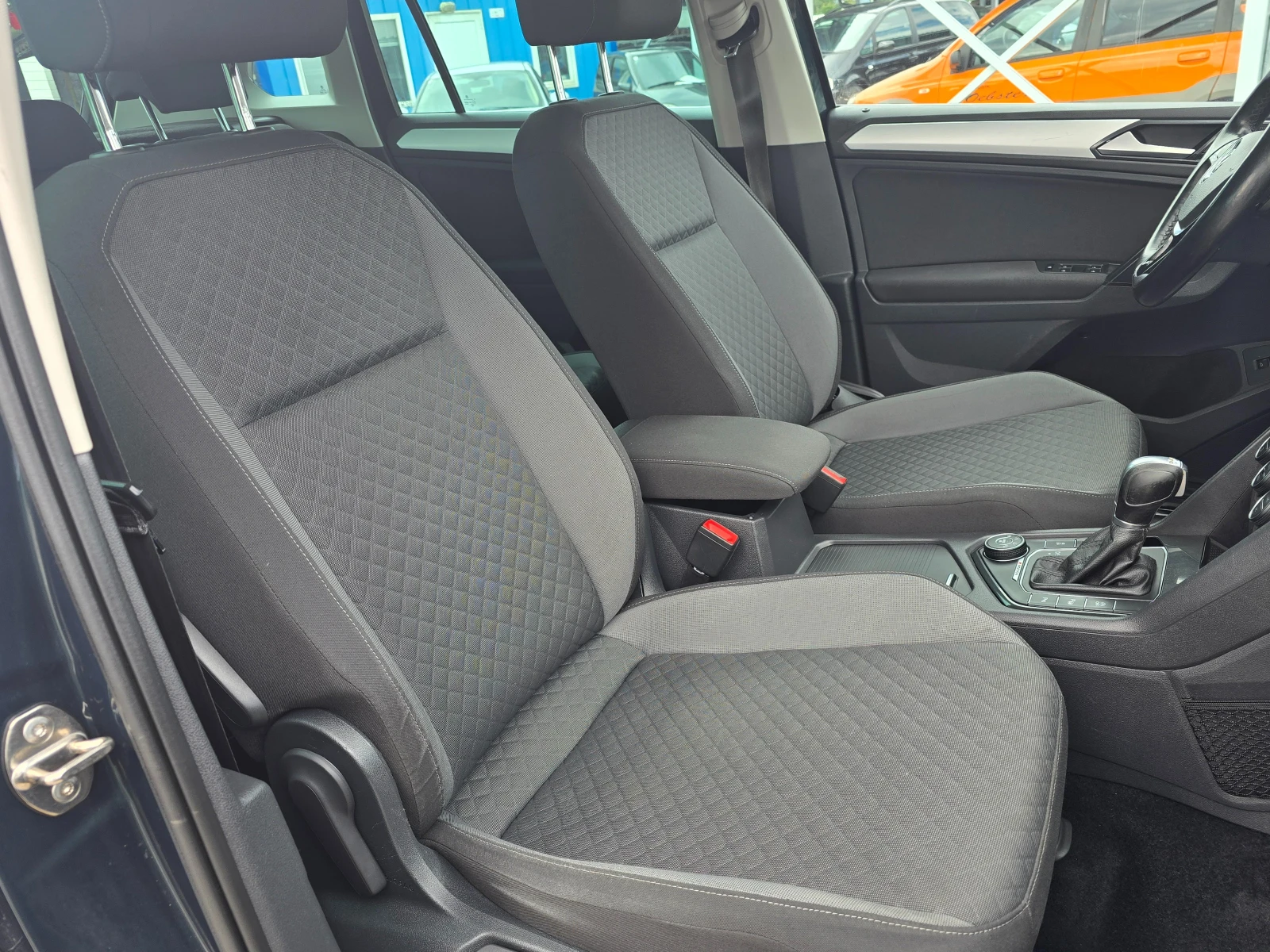 VW Tiguan 2.0 DSG OFFROUD ! ! EURO6, снимка 10 - Автомобили и джипове - 55276877