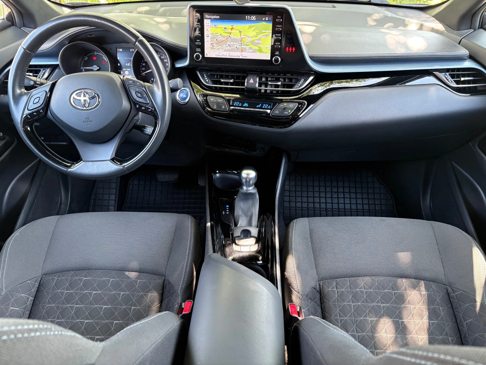 Toyota C-HR 2.0 Hybrid CLUB, снимка 13 - Автомобили и джипове - 55339134