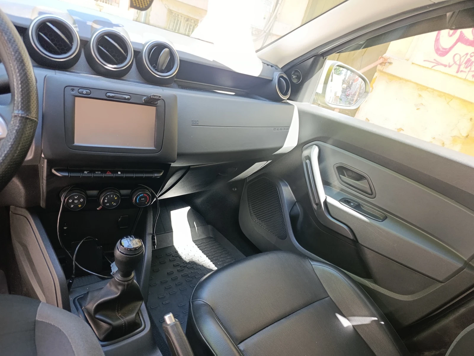 Dacia Duster, снимка 15 - Автомобили и джипове - 55679399
