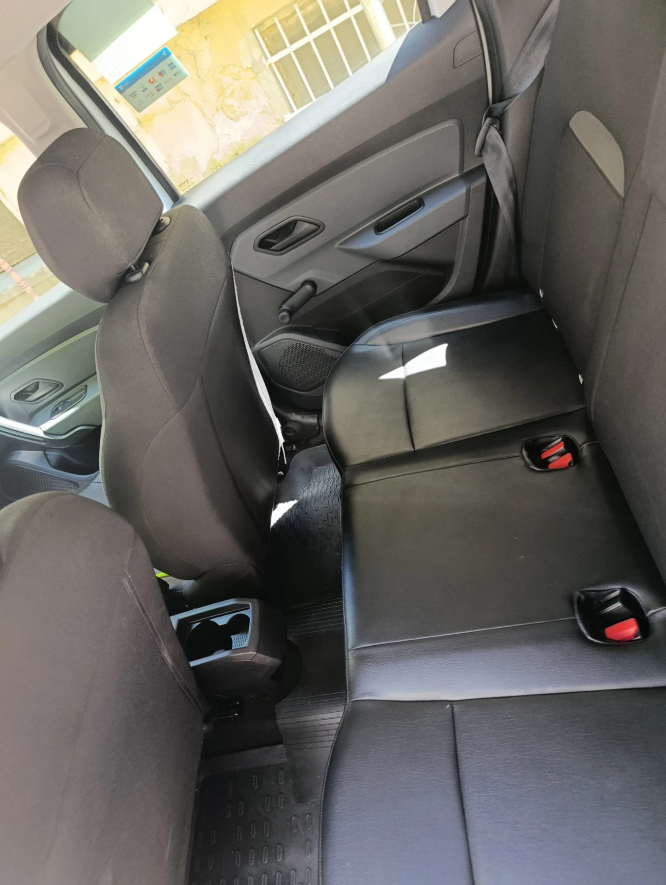 Dacia Duster, снимка 17 - Автомобили и джипове - 55679399