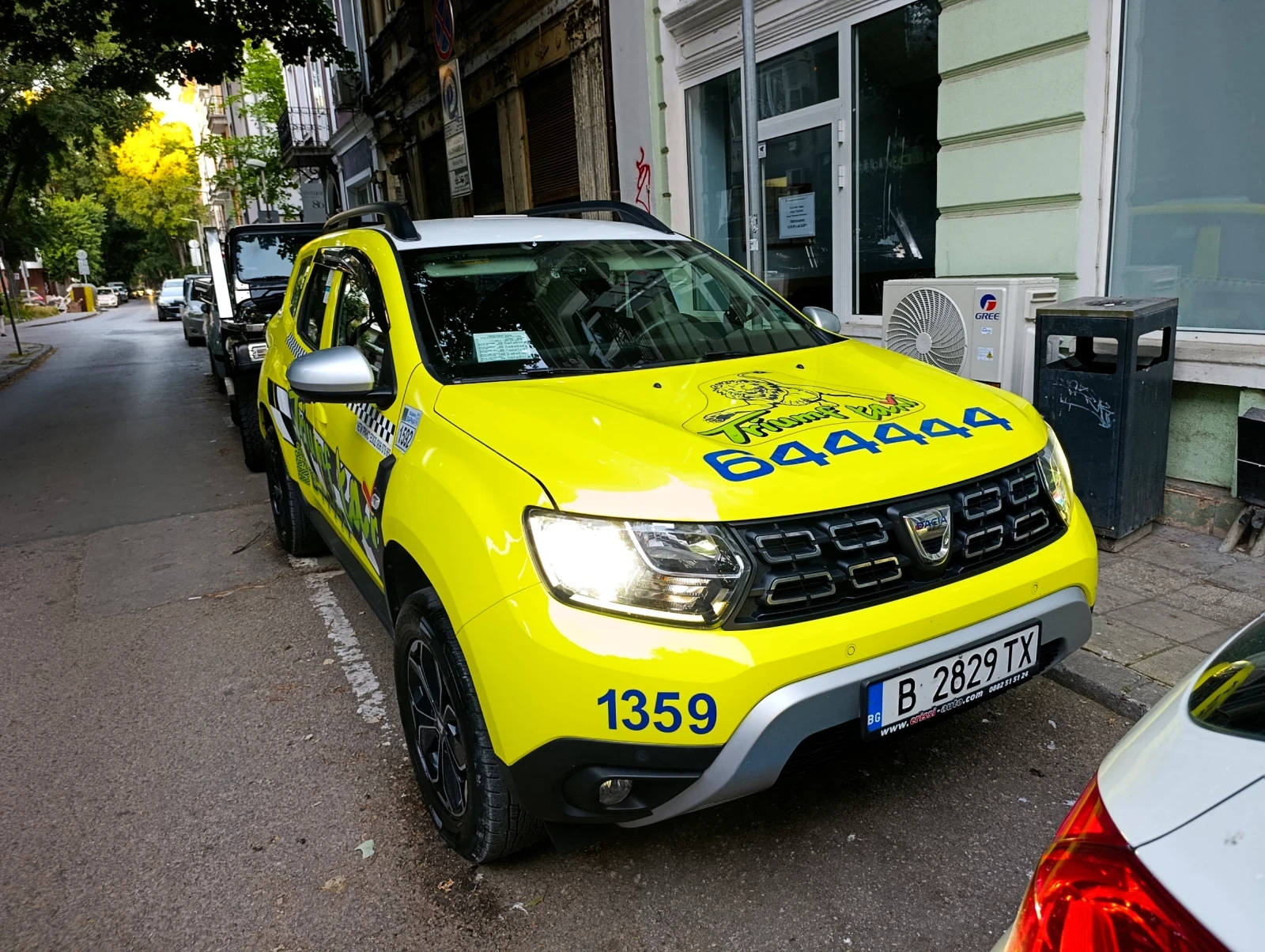 Dacia Duster, снимка 8 - Автомобили и джипове - 55679399