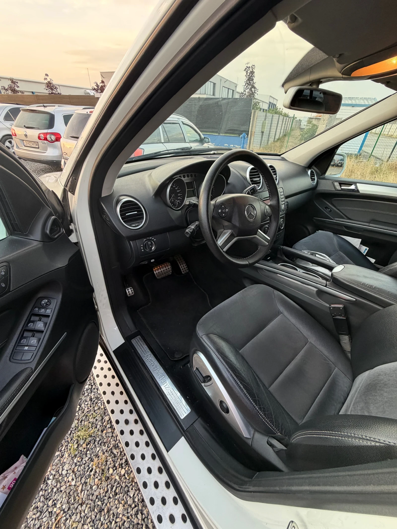 Mercedes-Benz ML 320, снимка 6 - Автомобили и джипове - 56627690