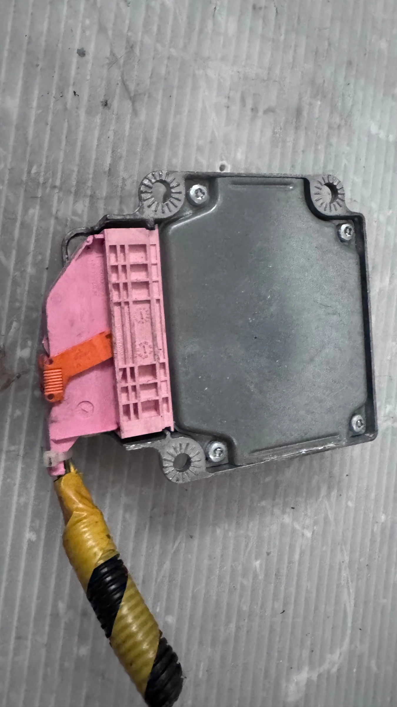 Airbag  /  /  a Suzuki Swift - 38S0002EA6S | Mobile.bg   2