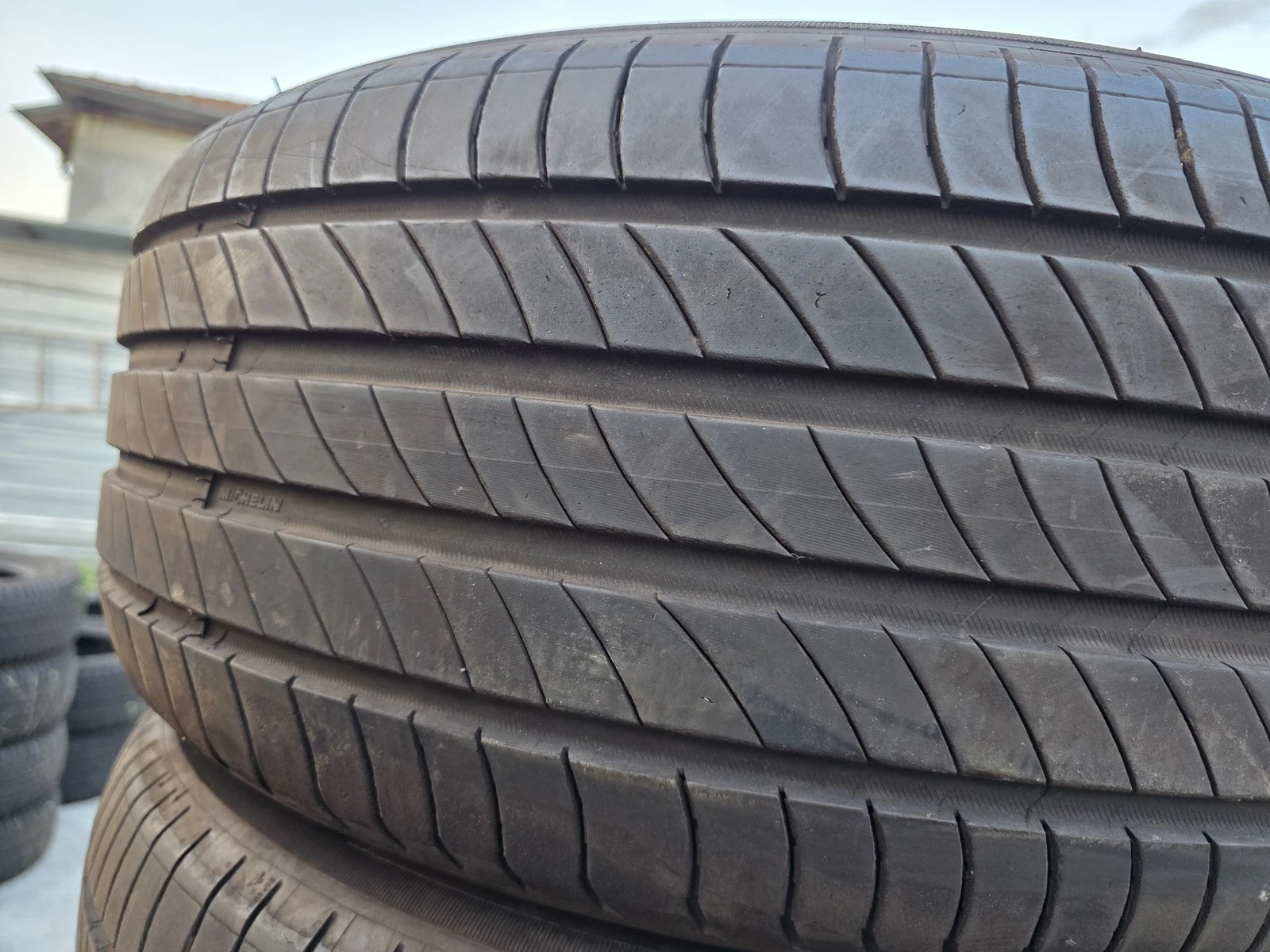 Гуми Летни 235/50R19