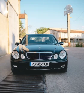 Mercedes-Benz E 200, снимка 1