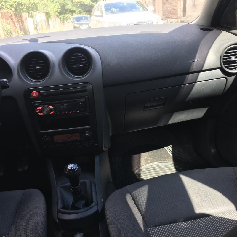 Seat Ibiza 1.9 TDI Sport /6 скорости, снимка 6 - Автомобили и джипове - 46105155