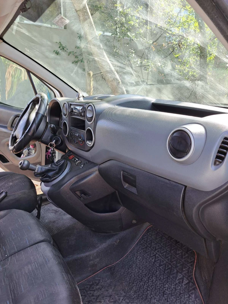 Citroen Berlingo 1.6HDI, 2+ 1 места, снимка 8 - Автомобили и джипове - 47732850