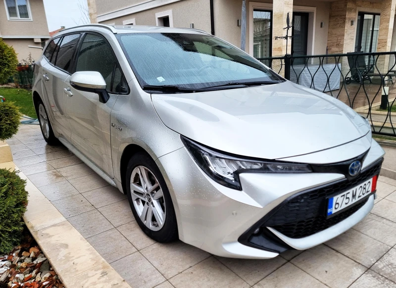 Toyota Corolla 1.8 Hybrid, снимка 1 - Автомобили и джипове - 48453506