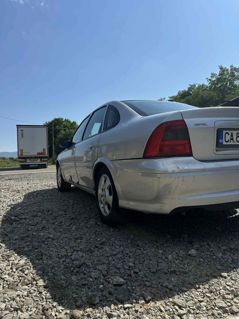 Opel Vectra 1.8 бензин/газ, снимка 3 - Автомобили и джипове - 52516368