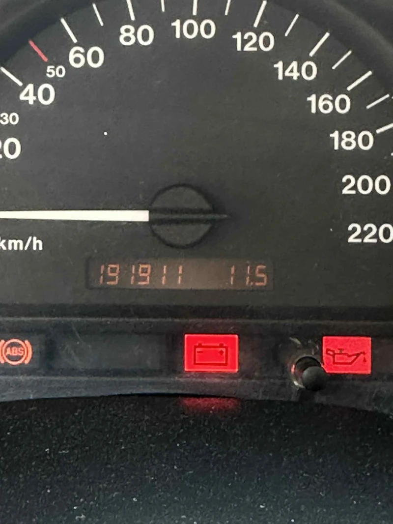 Opel Vectra 1.8 бензин/газ, снимка 10 - Автомобили и джипове - 52516368