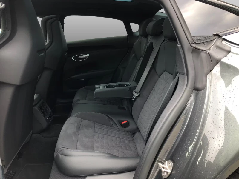 Audi E-Tron GT QUATTRO/HP/LASER/HUD/PANO/360/B&0/762v, снимка 8 - Автомобили и джипове - 52165679