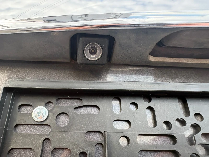 Toyota Yaris 1.5 HYBRID * НОВА* ЛИЗИНГ* КАМЕРА* , снимка 13 - Автомобили и джипове - 52666848