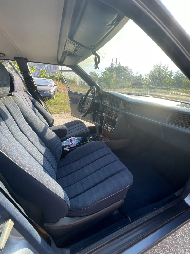 Mercedes-Benz 190, снимка 11 - Автомобили и джипове - 53072565