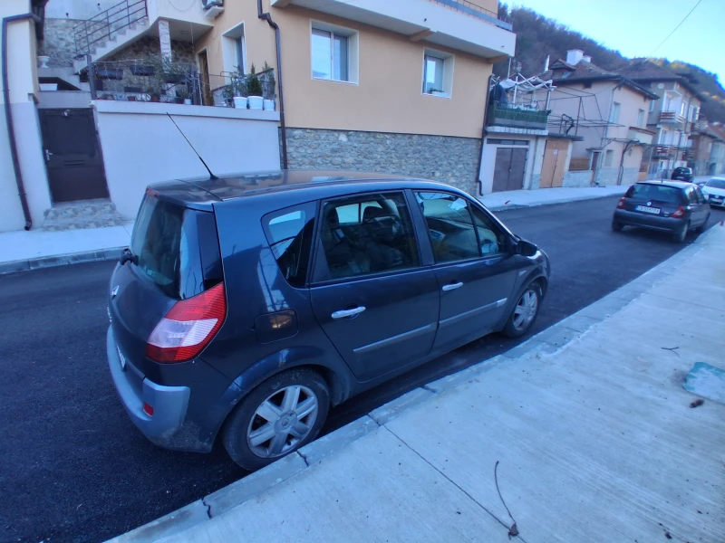 Renault Scenic, снимка 4 - Автомобили и джипове - 53111243