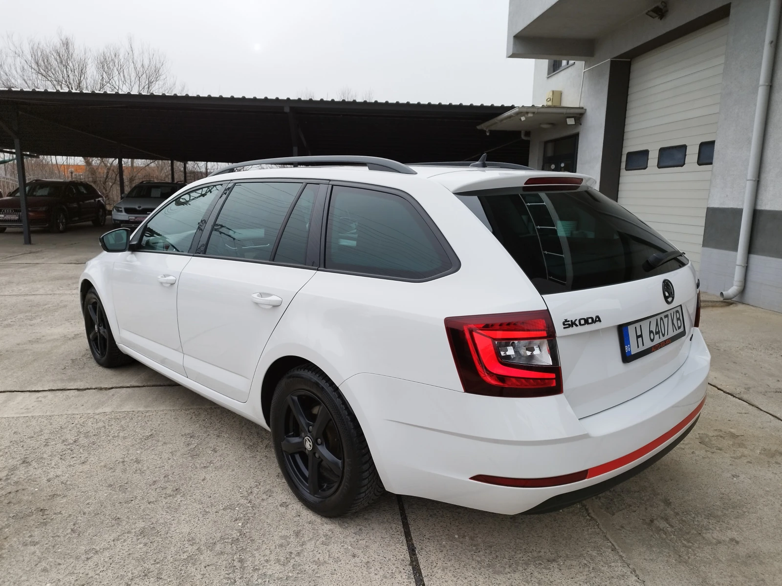 Skoda Octavia 2.0TDI DSG6 4х4 - изображение 5