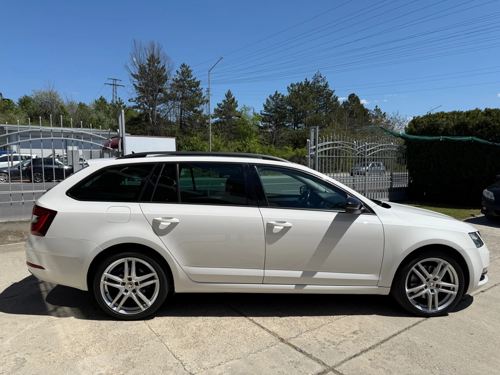 Skoda Octavia 2.0TDI DSG6 4х4 - изображение 4