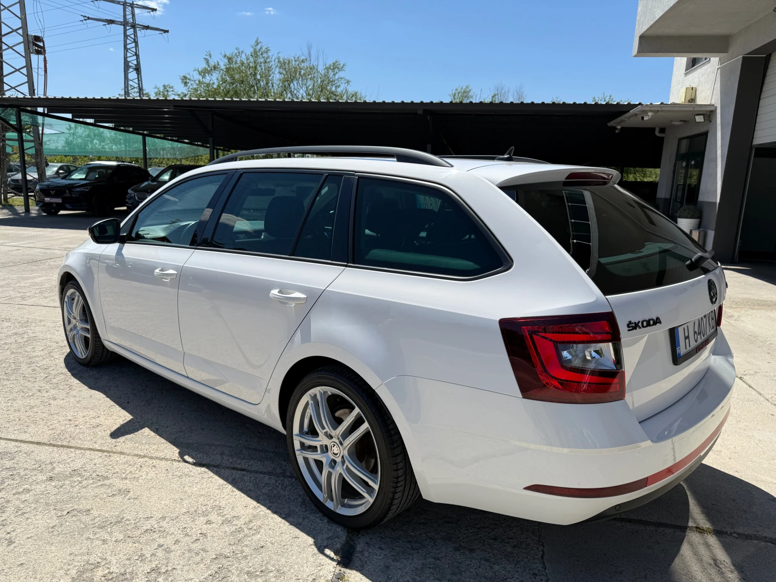 Skoda Octavia 2.0TDI DSG6 4х4 - изображение 7