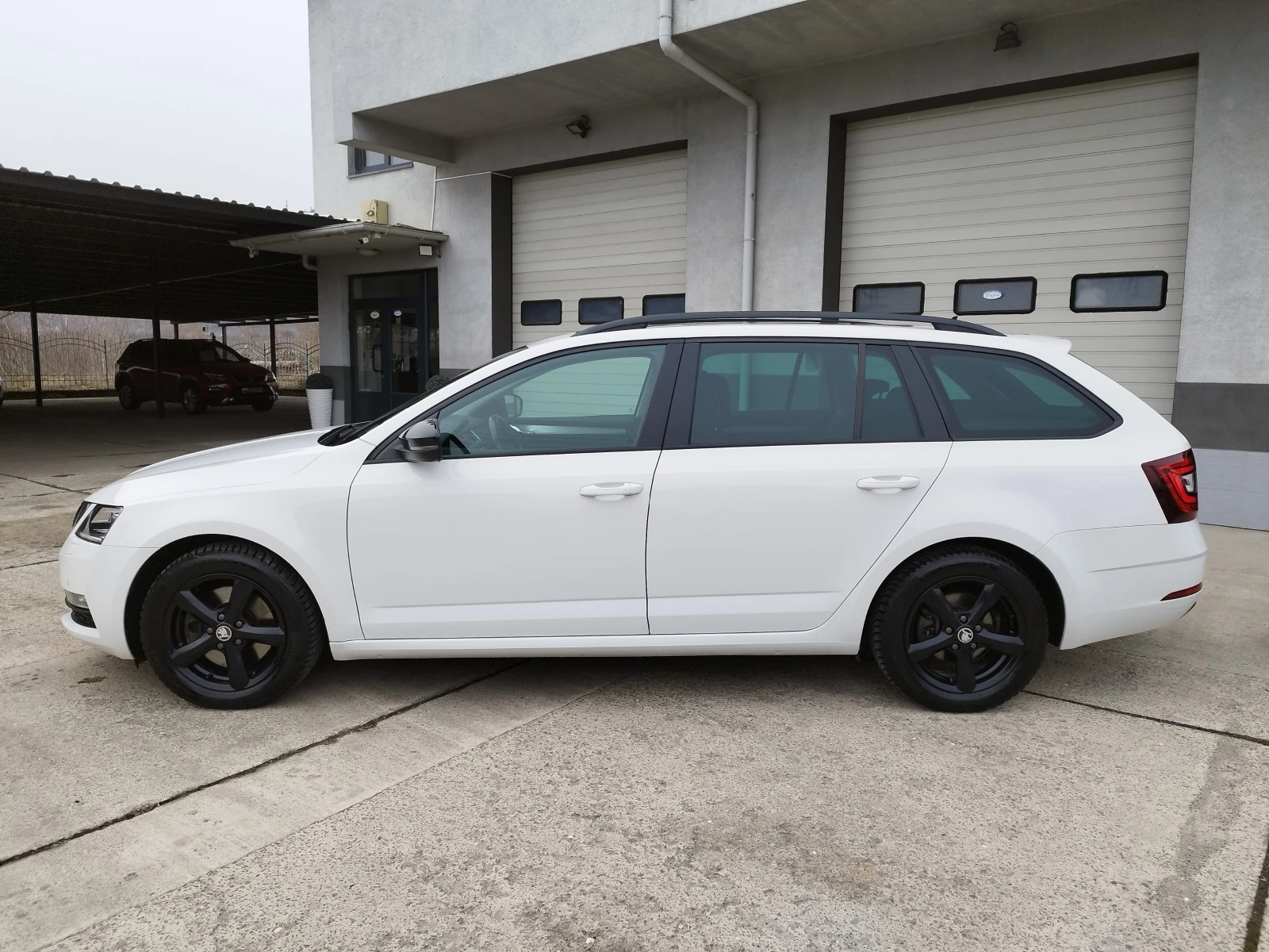 Skoda Octavia 2.0TDI DSG6 4х4 - изображение 4