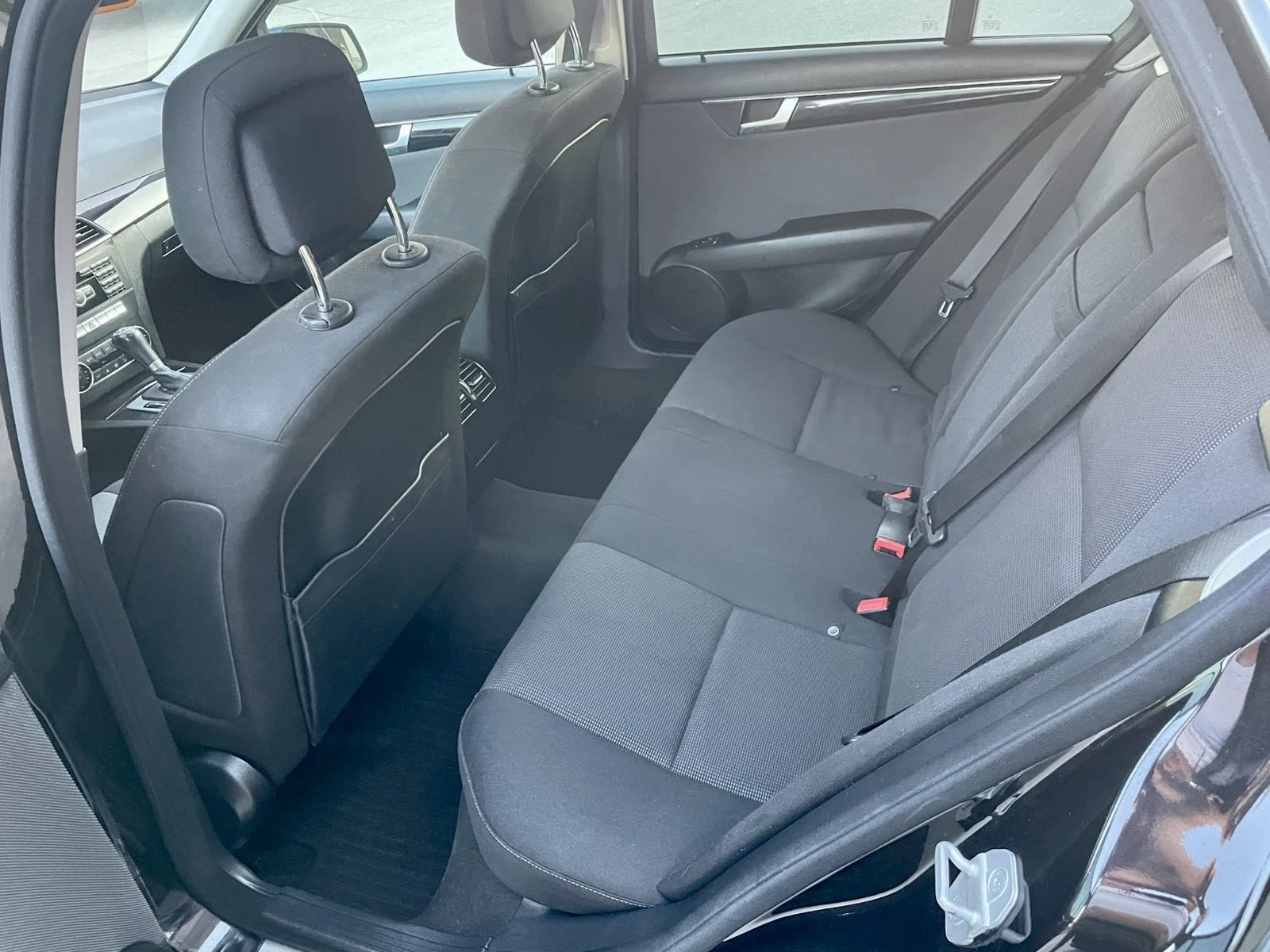 Mercedes-Benz C 180 АВТОМАТ БЕЗ ЗАБЕЛЕЖКА | Mobile.bg — изображение 12