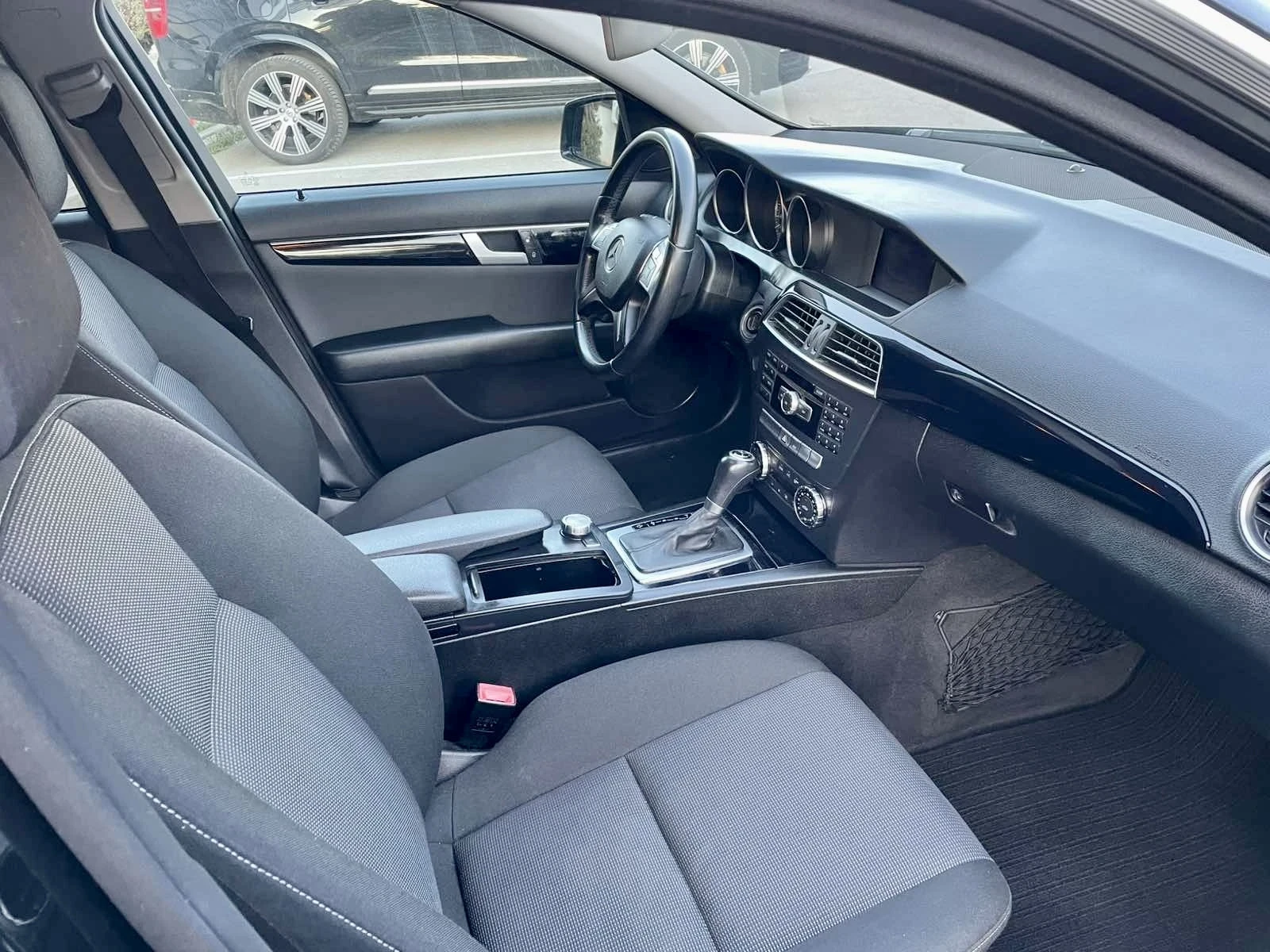 Mercedes-Benz C 180 АВТОМАТ БЕЗ ЗАБЕЛЕЖКА | Mobile.bg — изображение 11