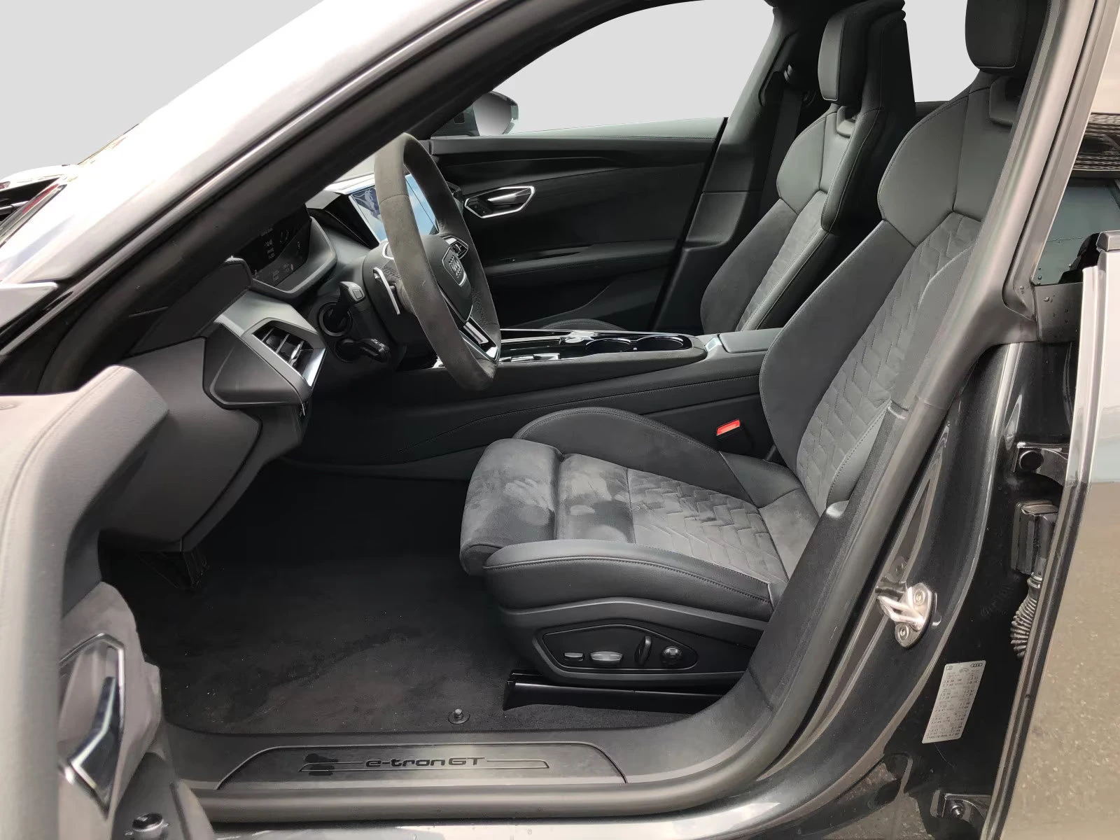 Audi E-Tron GT QUATTRO/HP/LASER/HUD/PANO/360/B&0/762v | Mobile.bg   7