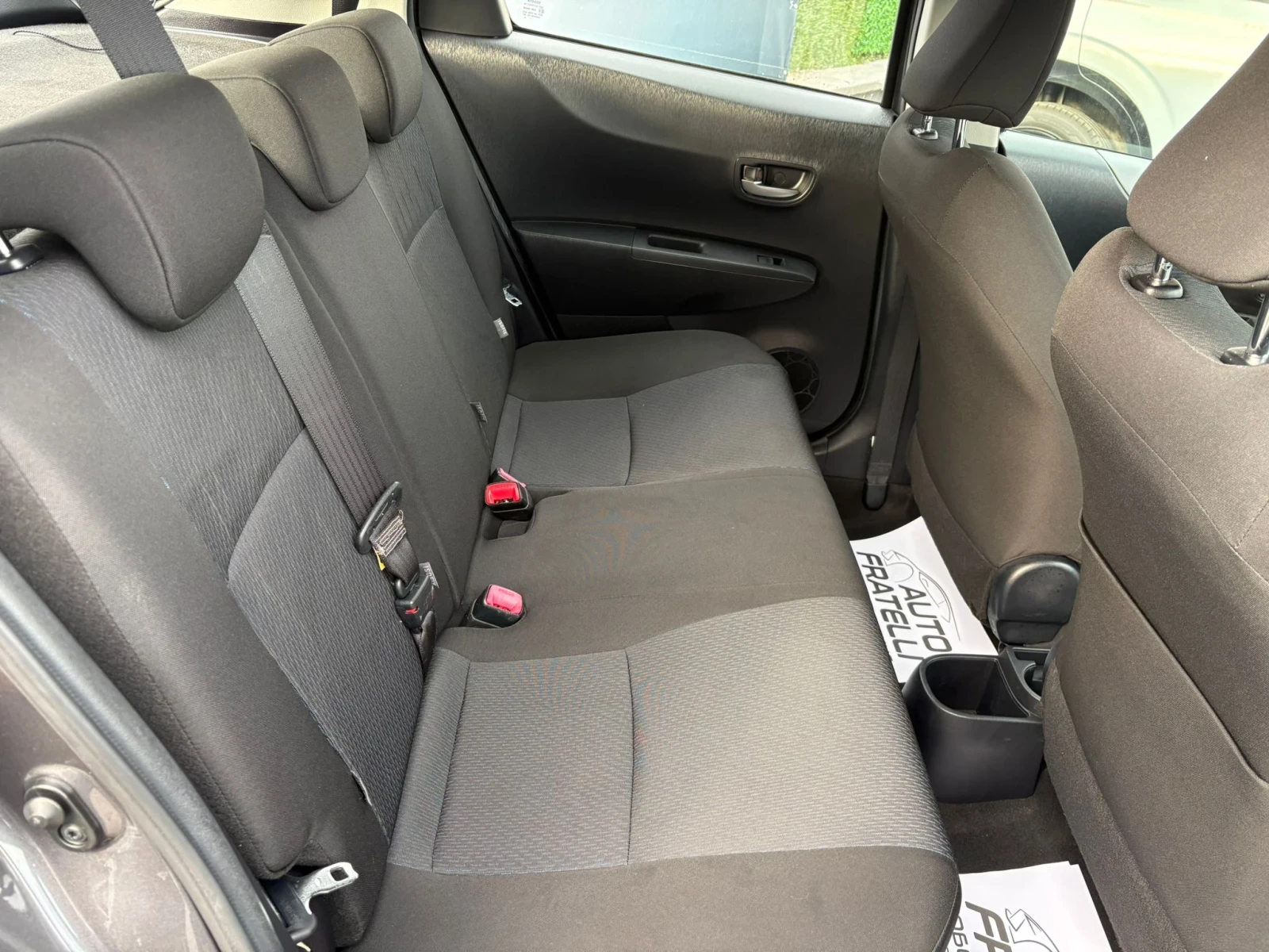 Toyota Yaris 1.5 HYBRID * * * *  | Mobile.bg   11