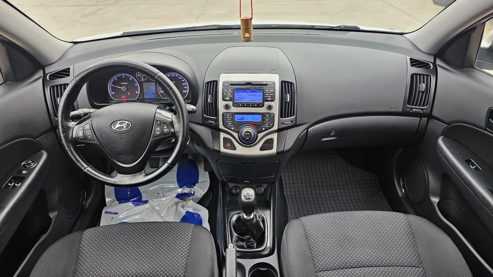 Hyundai I30 1.6 Diesel 90k.c. - изображение 8