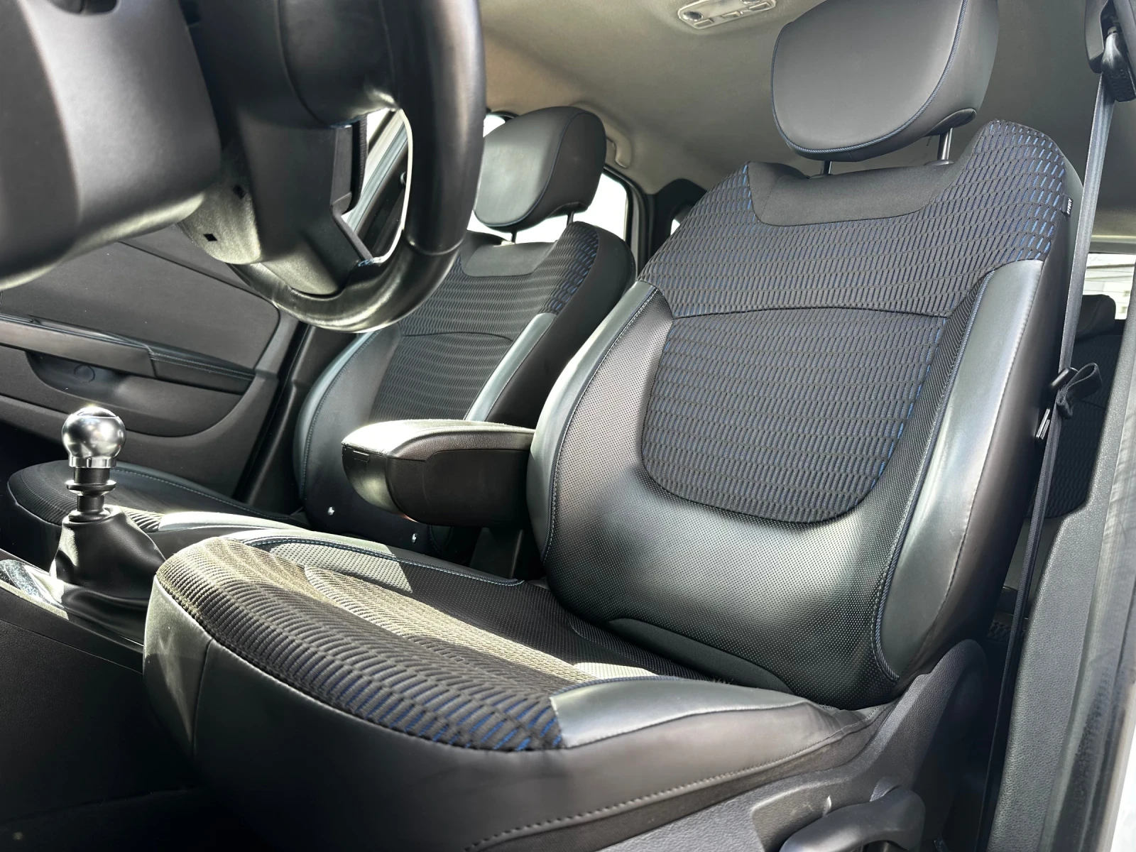 Renault Captur 1.2 TCe EVRO 6, снимка 11 - Автомобили и джипове - 53865995