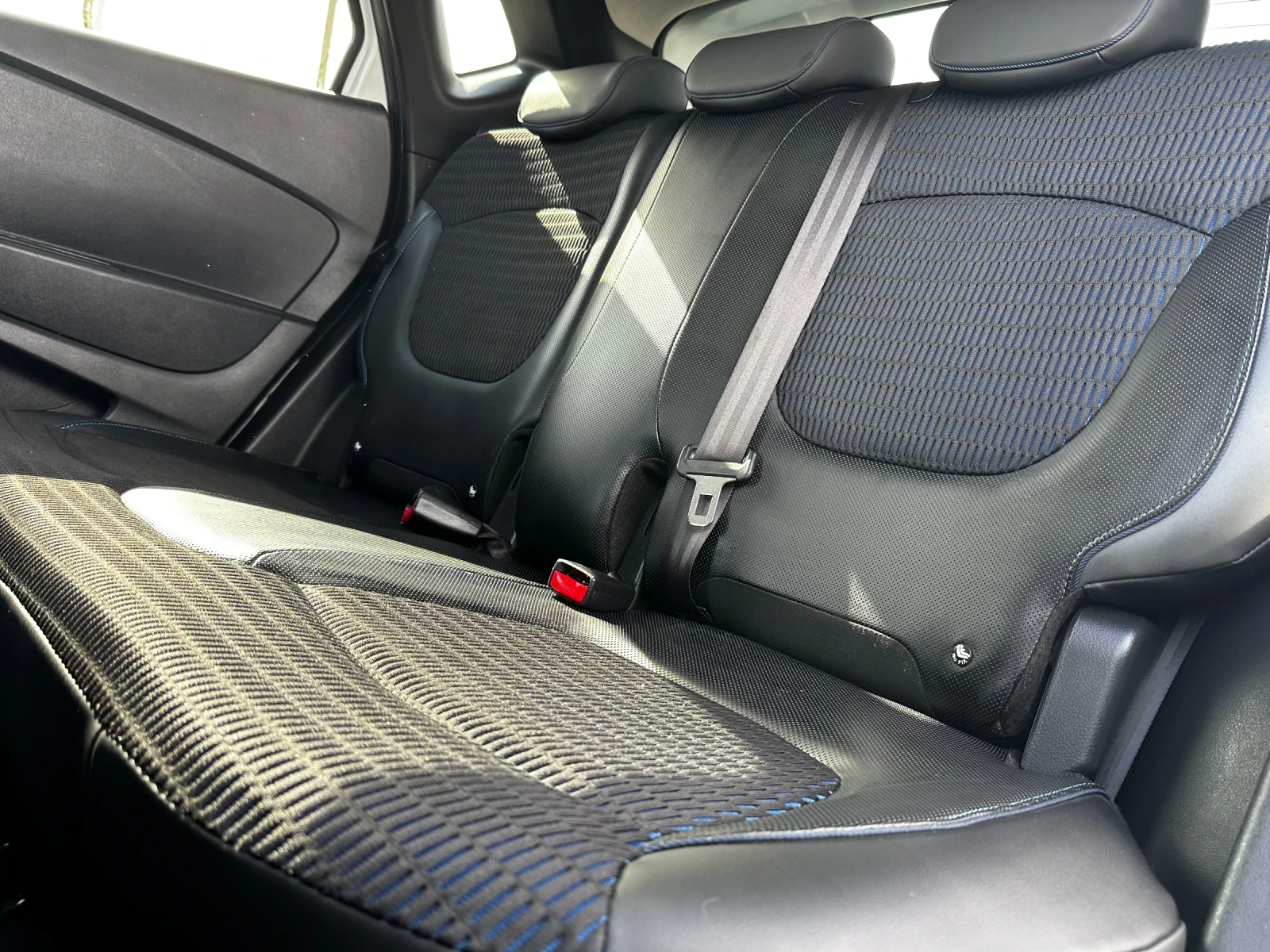 Renault Captur 1.2 TCe EVRO 6, снимка 12 - Автомобили и джипове - 53865995