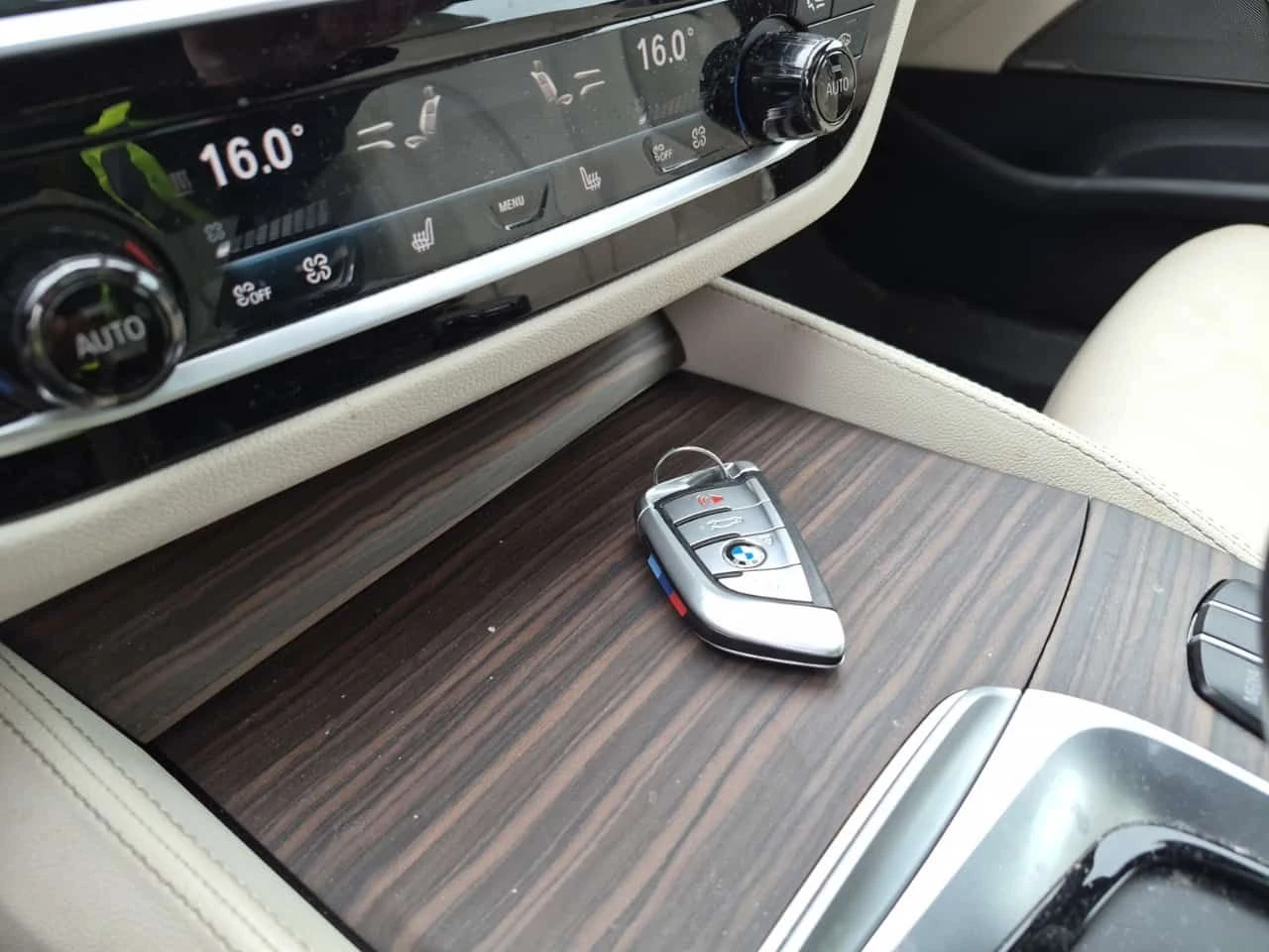 BMW 540 I XDRIVE | HEAD-UP | 360 | HARAMN KARDON | , снимка 8 - Автомобили и джипове - 54201208