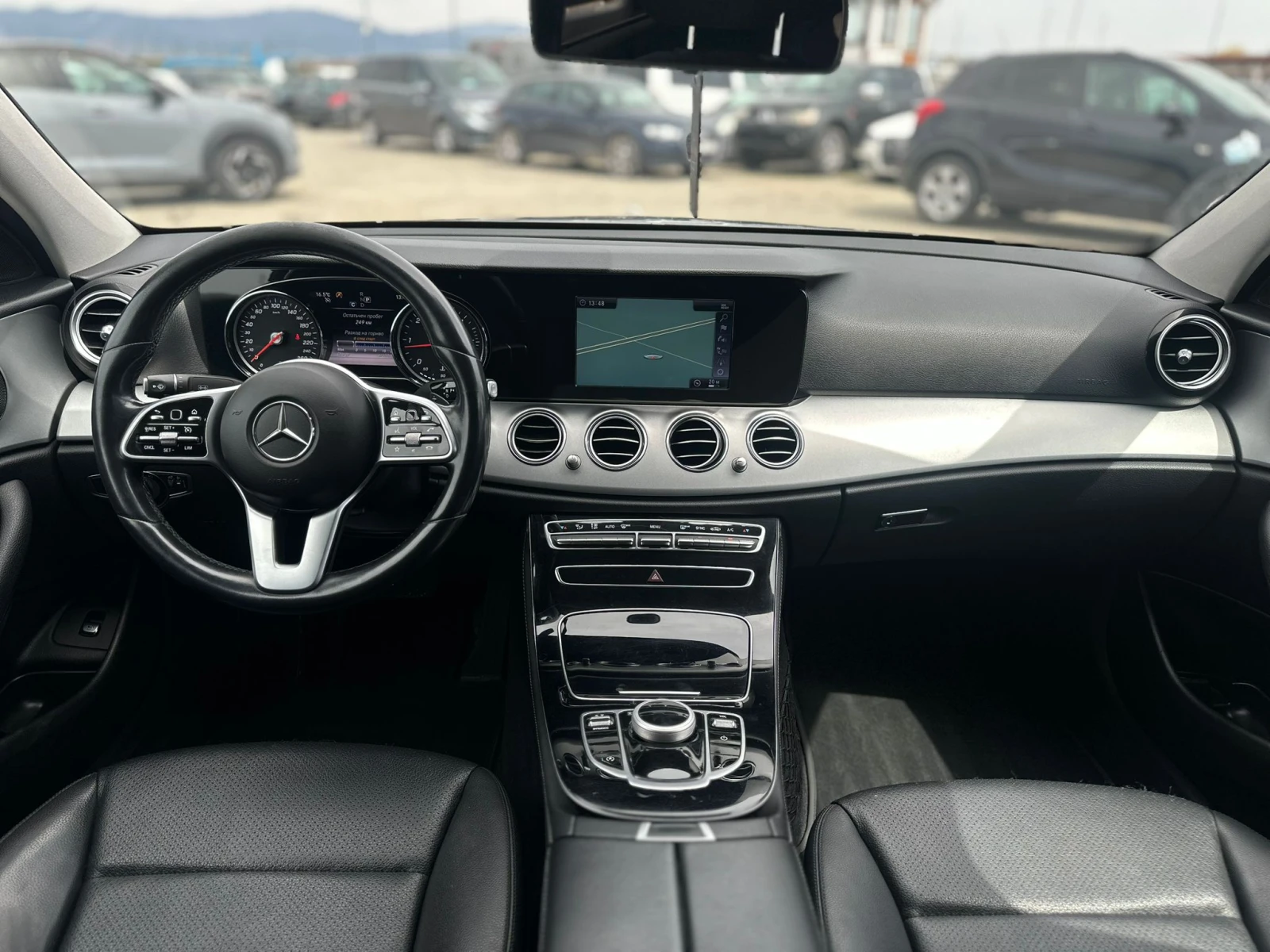 Mercedes-Benz E 200 / 9G-TRONIC / EURO 6 / TOP /, снимка 13 - Автомобили и джипове - 54204873