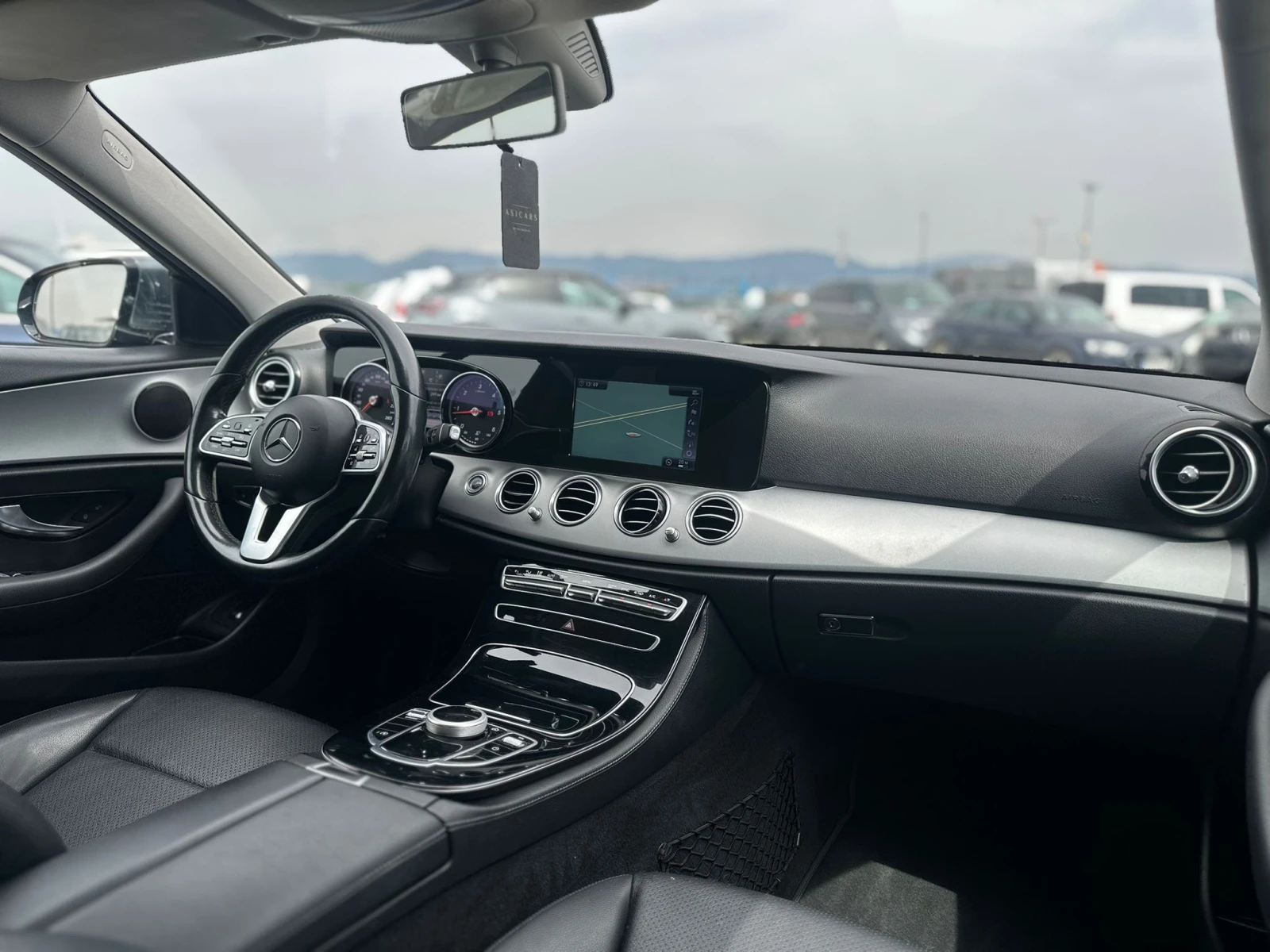 Mercedes-Benz E 200 / 9G-TRONIC / EURO 6 / TOP /, снимка 12 - Автомобили и джипове - 54204873