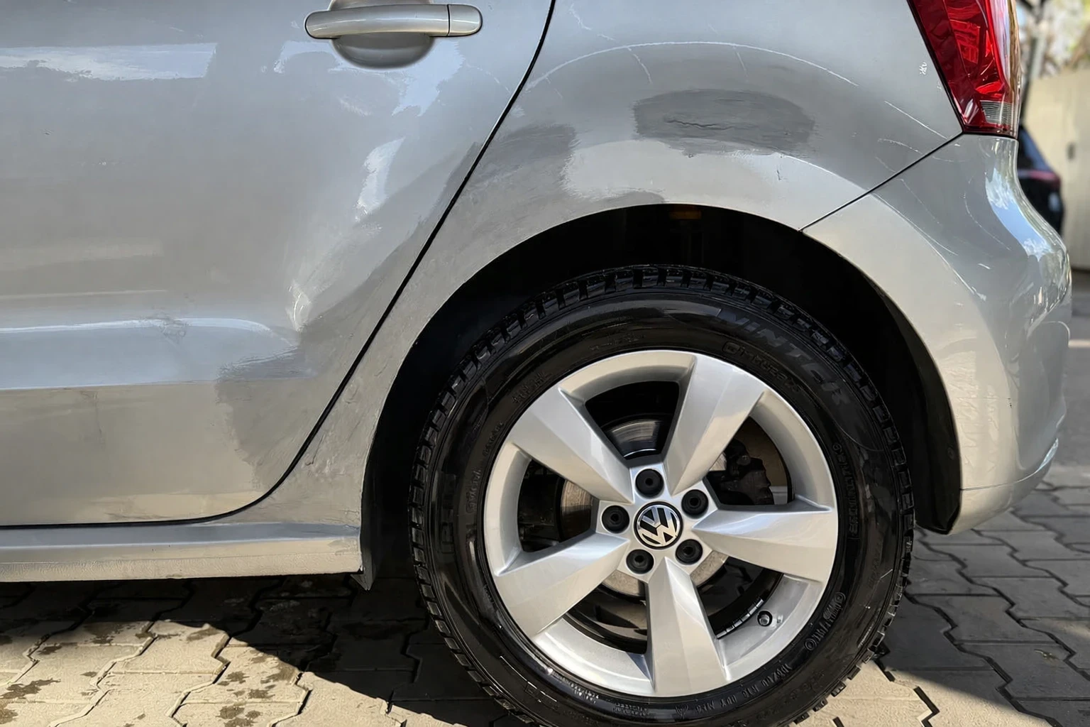 VW Polo 1.6 TDI обслужена, снимка 6 - Автомобили и джипове - 54295021