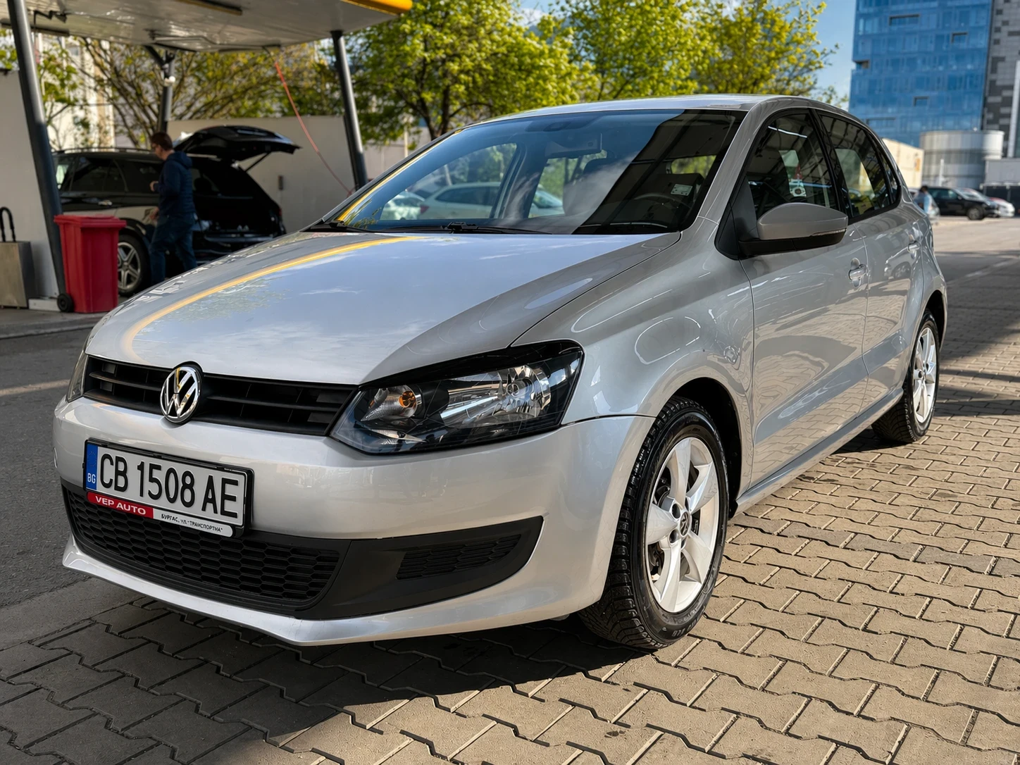 VW Polo 1.6 TDI обслужена, снимка 2 - Автомобили и джипове - 54295021