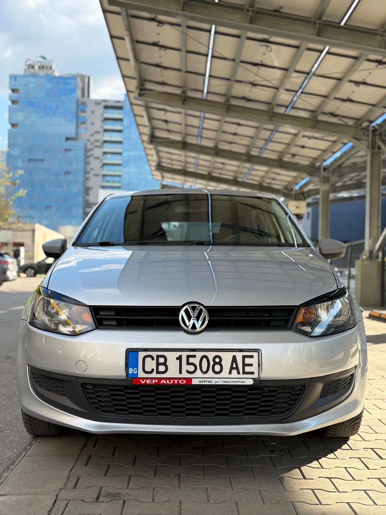 VW Polo 1.6 TDI обслужена, снимка 3 - Автомобили и джипове - 54295021
