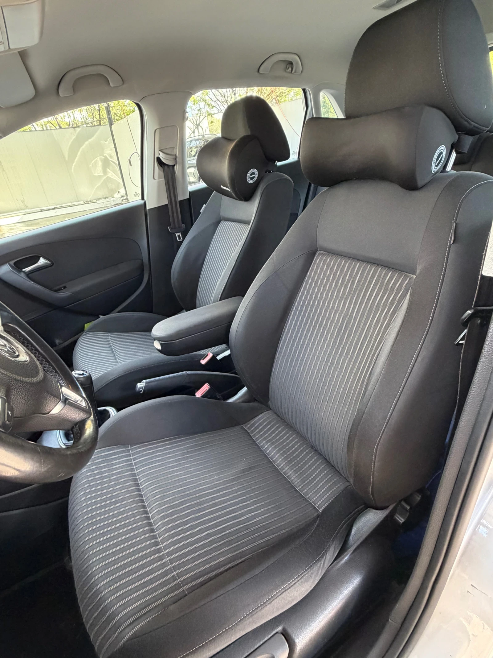 VW Polo 1.6 TDI обслужена, снимка 13 - Автомобили и джипове - 54295021