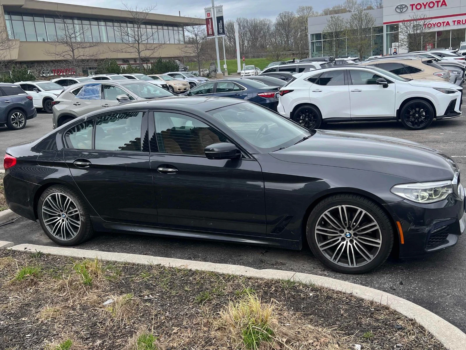 BMW 540 d * xDrive * M Pack * АвтоКредит* (ЦЕНА ДО БГ), снимка 3 - Автомобили и джипове - 54305775