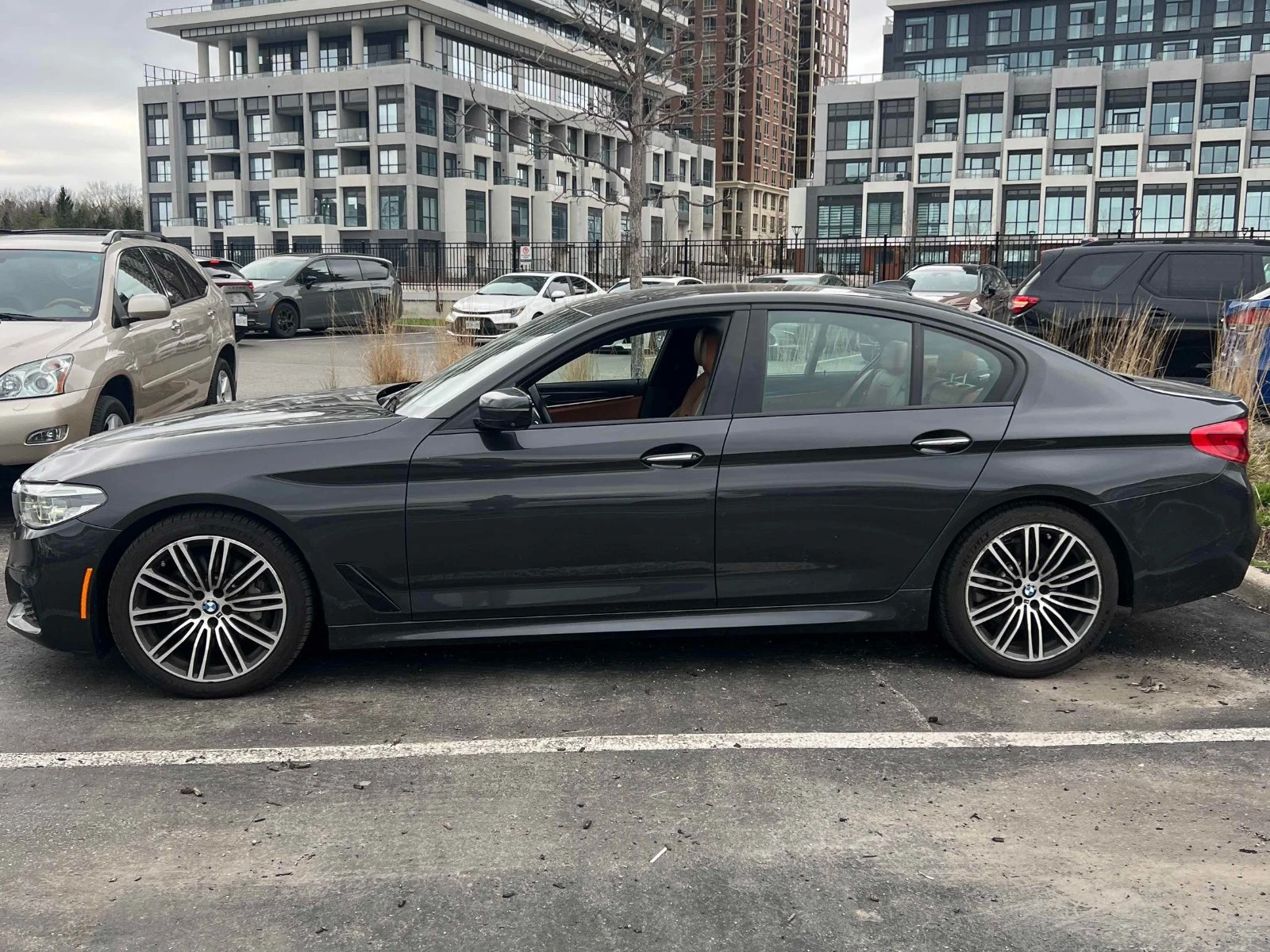 BMW 540 d * xDrive * M Pack * АвтоКредит* (ЦЕНА ДО БГ), снимка 4 - Автомобили и джипове - 54305775