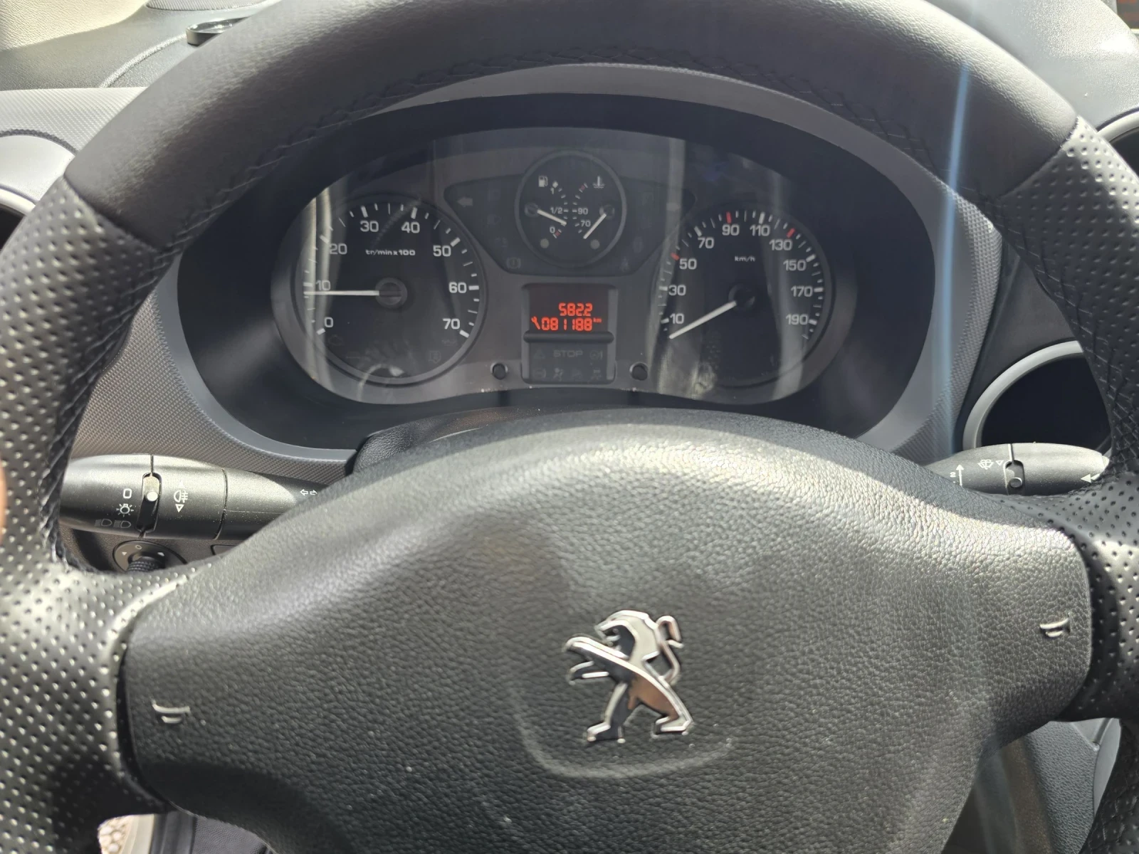 Peugeot Partner 1.6HDI 81000KM ....., снимка 9 - Автомобили и джипове - 54377693