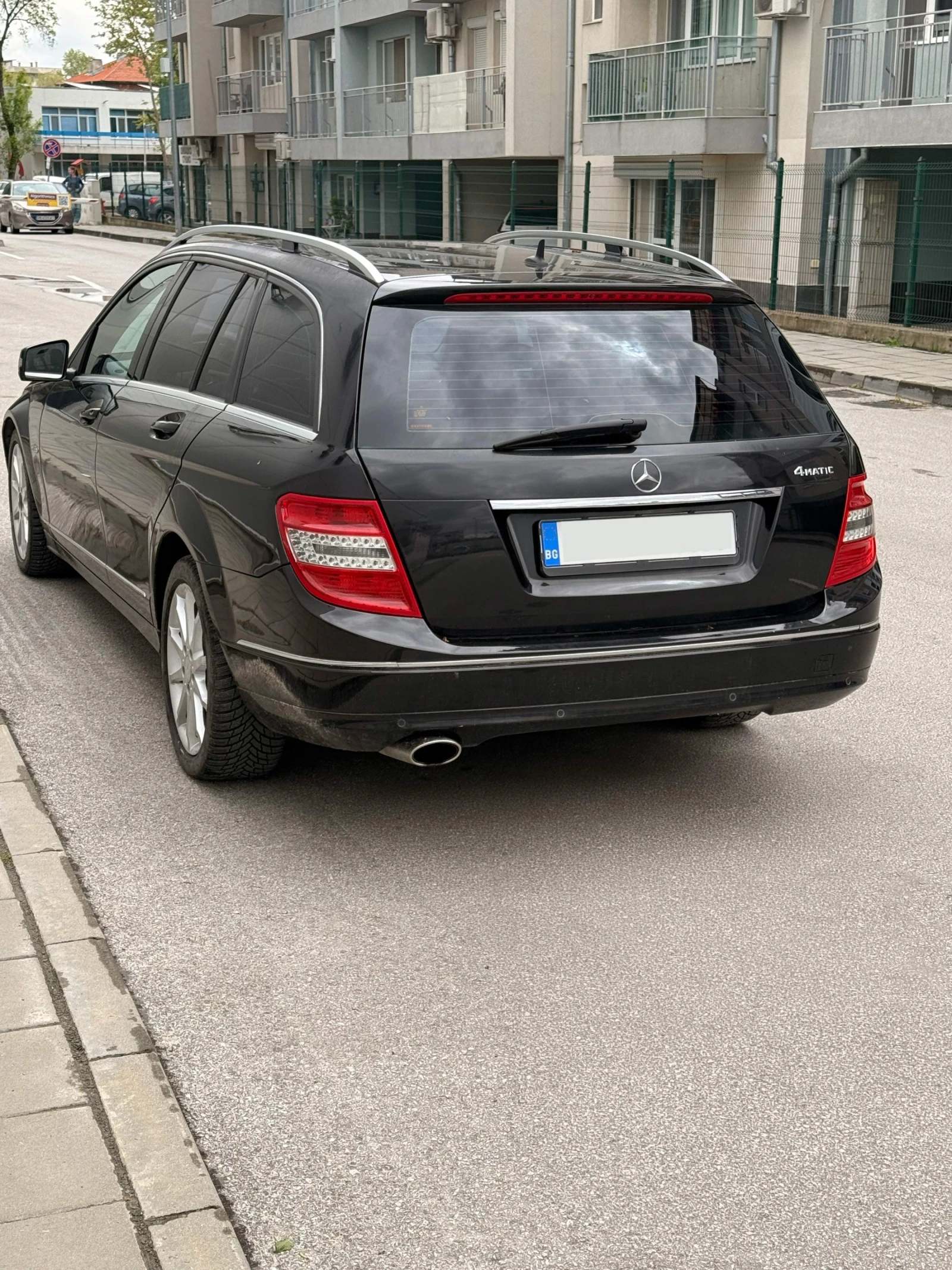 Mercedes-Benz C 250 4 Matic, снимка 10 - Автомобили и джипове - 54385884