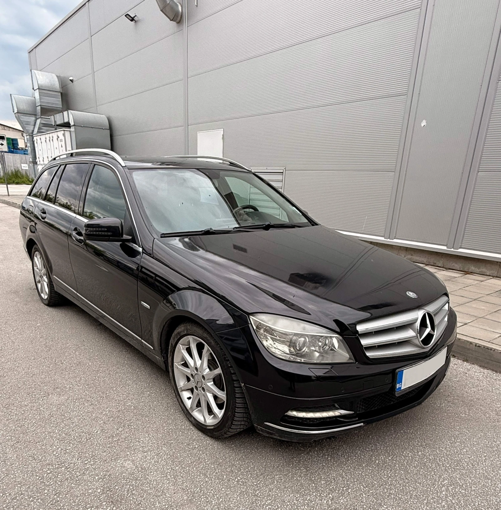 Mercedes-Benz C 250 4 Matic, снимка 2 - Автомобили и джипове - 54385884