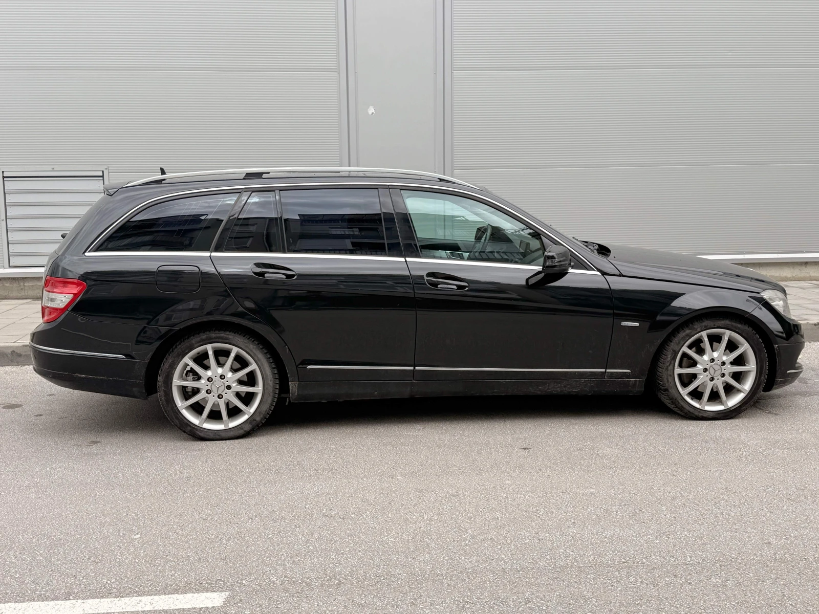 Mercedes-Benz C 250 4 Matic, снимка 8 - Автомобили и джипове - 54385884