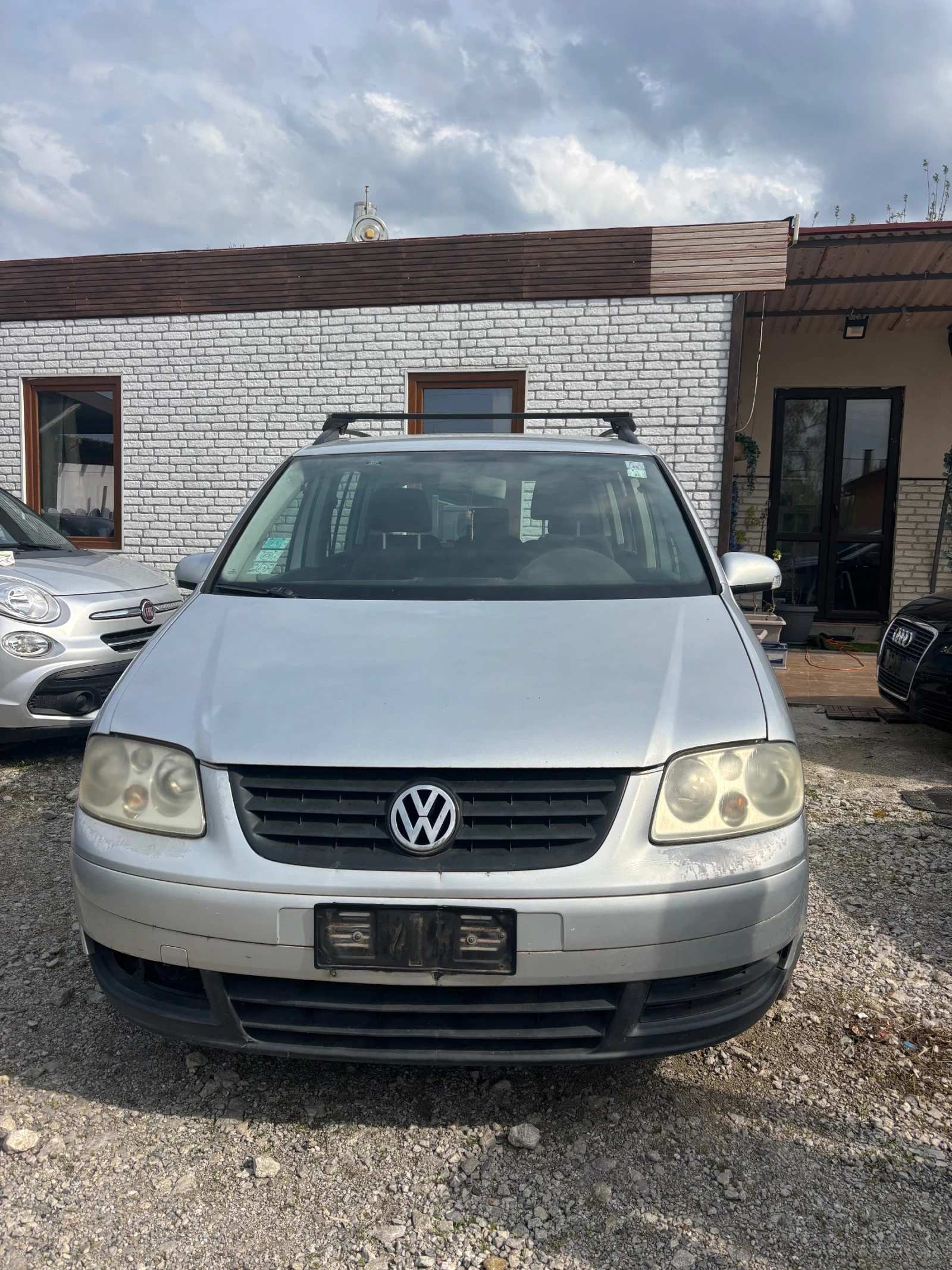 VW Touran 1.9, снимка 3 - Автомобили и джипове - 54401906