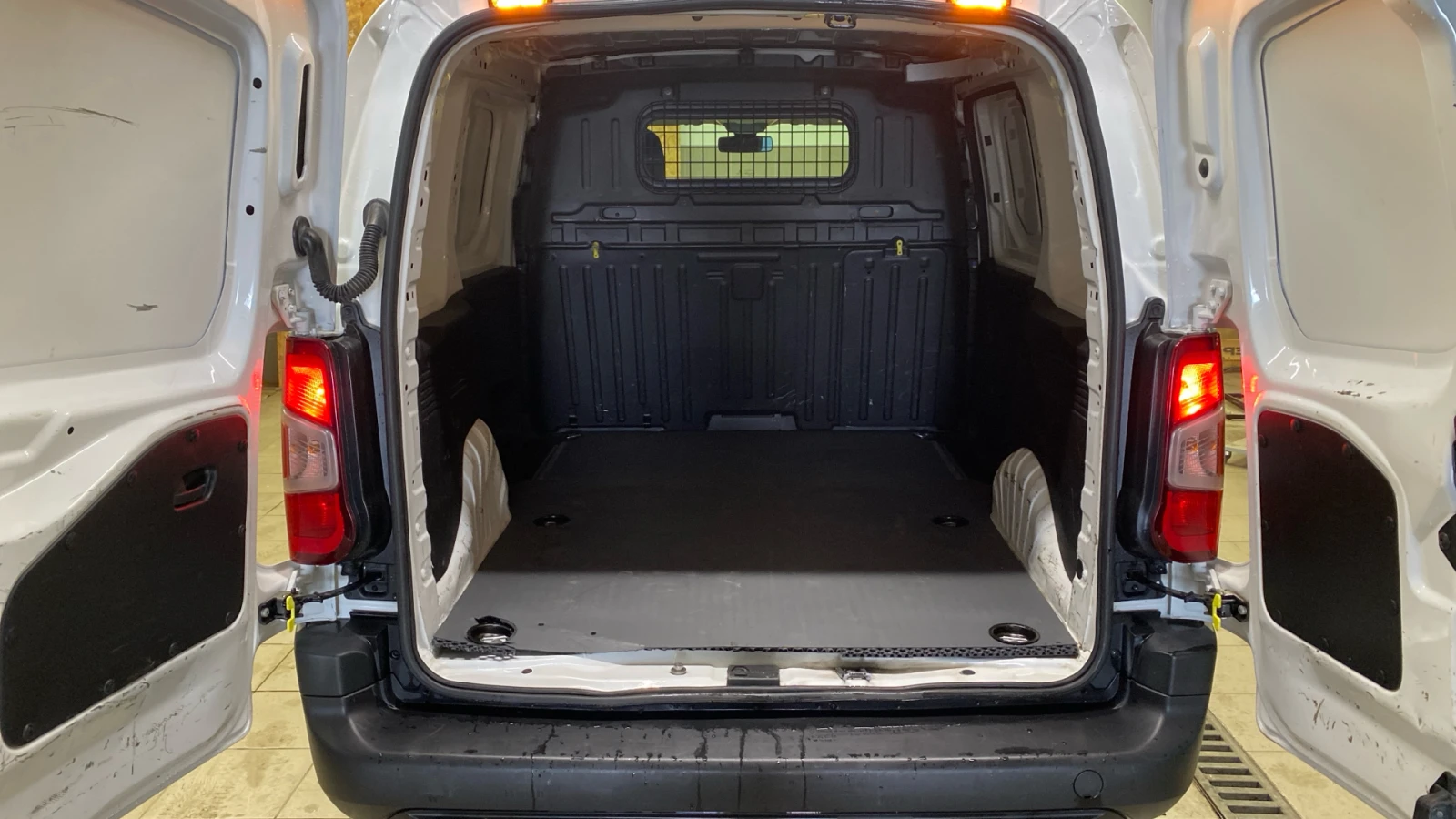 Toyota Proace City, снимка 10 - Автомобили и джипове - 54505638