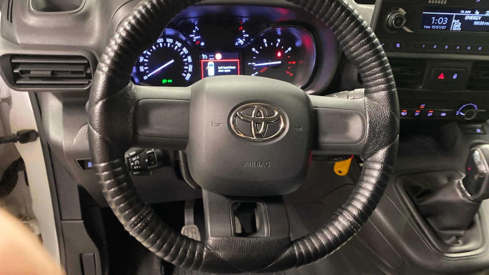 Toyota Proace City, снимка 13 - Автомобили и джипове - 54505638