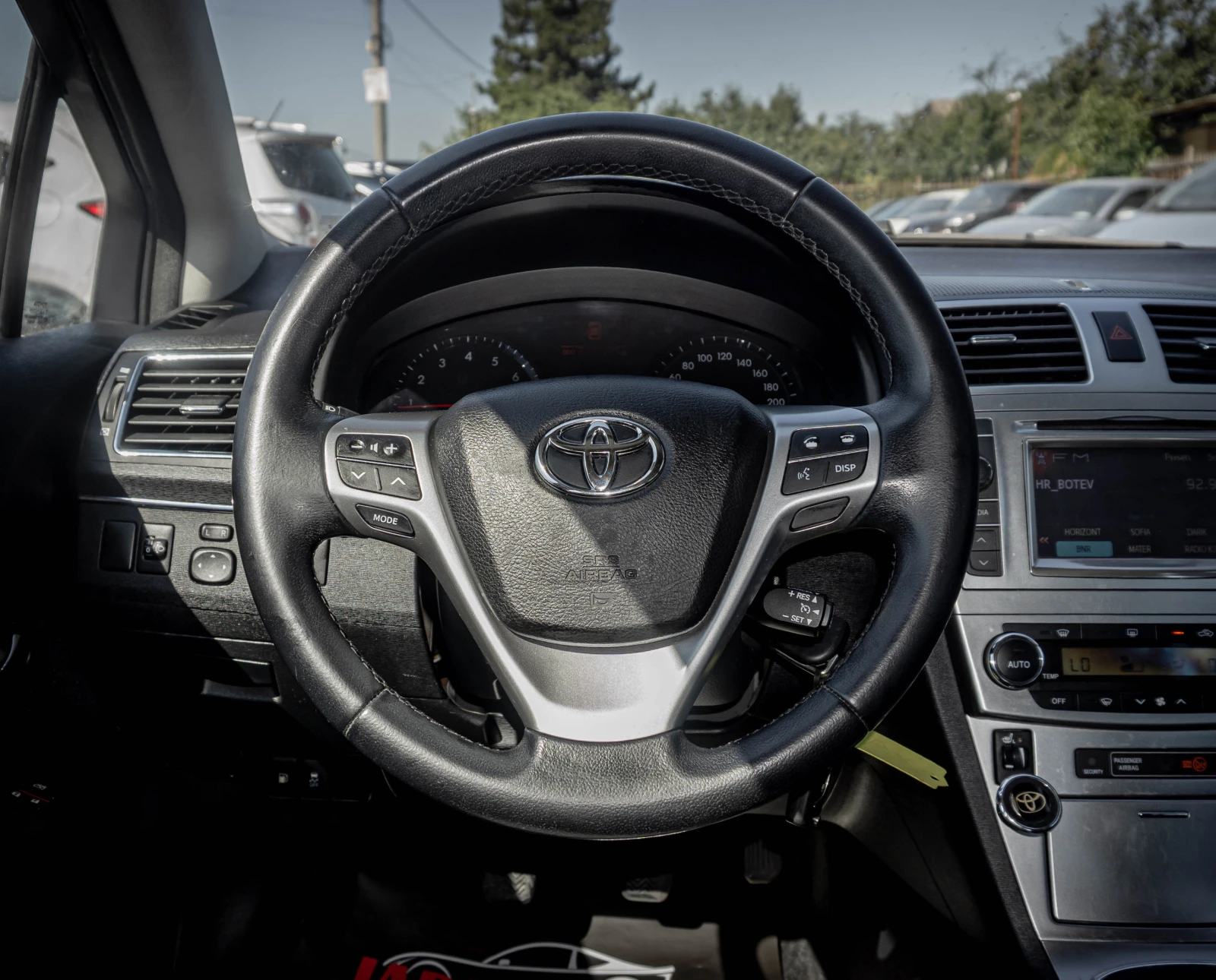 Toyota Avensis 1.8 бензин ТОП!!! С ГАРАНЦИЯ! , снимка 11 - Автомобили и джипове - 55687987